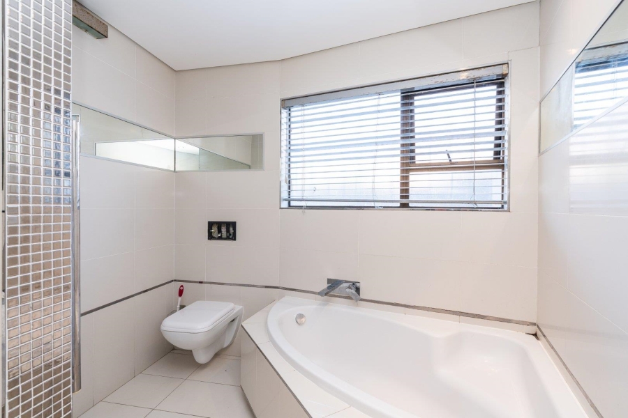 6 Bedroom Property for Sale in Welgelegen Western Cape